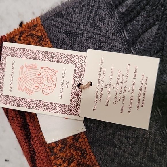 Vintage Celtic Scarf Calzeat of Scotland New Old Stock - Picture 4 of 7